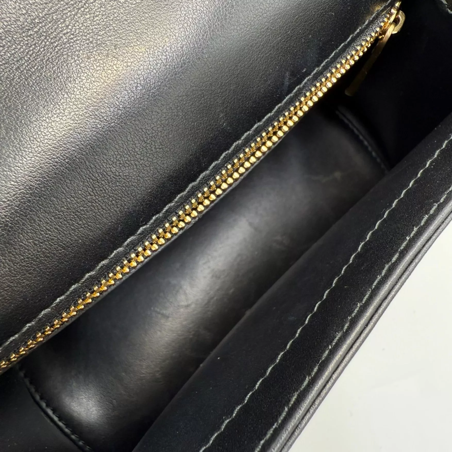 Salvatore Ferragamo Black Gancini Flap Bag - Detail 2