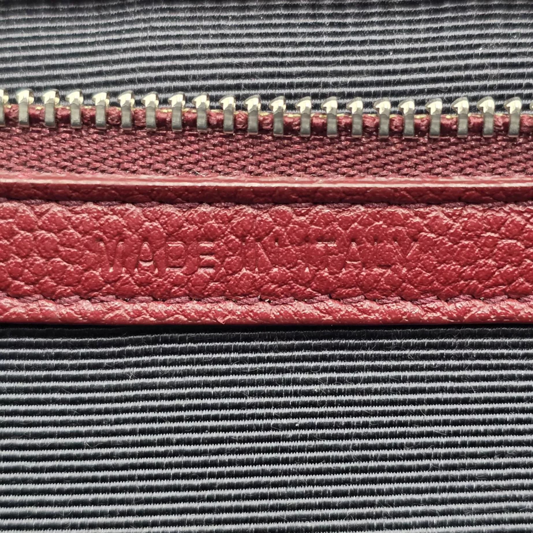 Christian Dior Burgundy Diorama Flap Bag - Detail 1