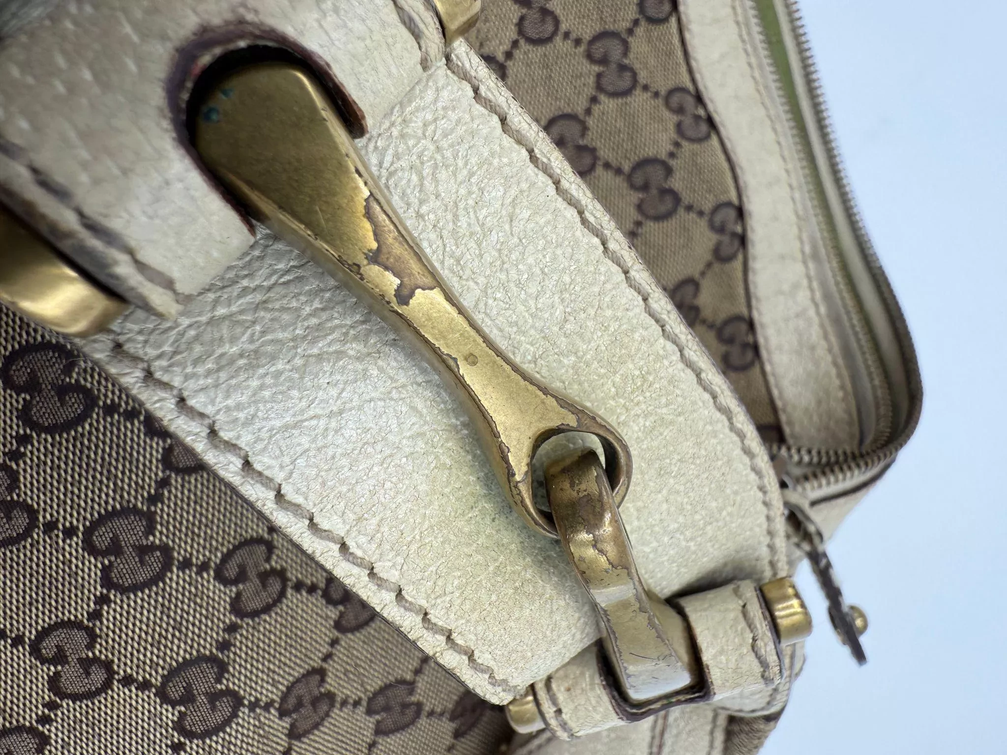 Gucci GG Canvas Pelham Bag - Detail 1
