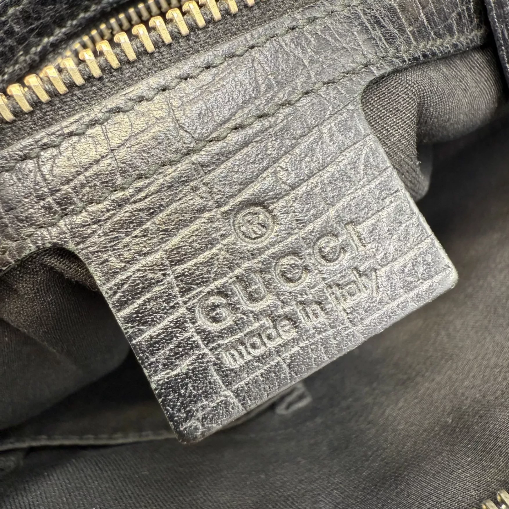 Gucci Monogram Jolicoeur Messenger - Side view