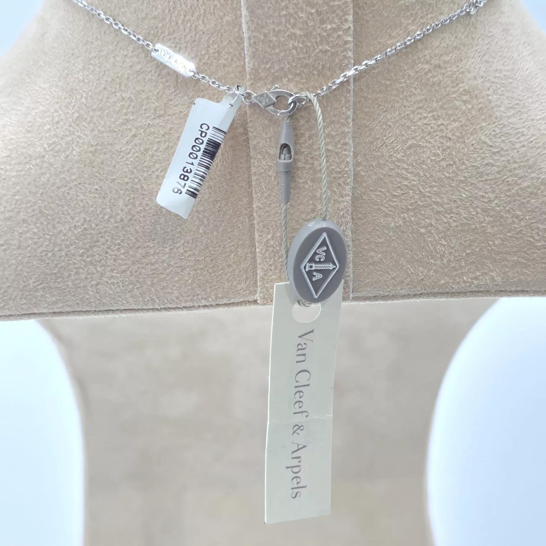 Van Cleef & Arpels Vintage Alhambra Pendant - Image 6