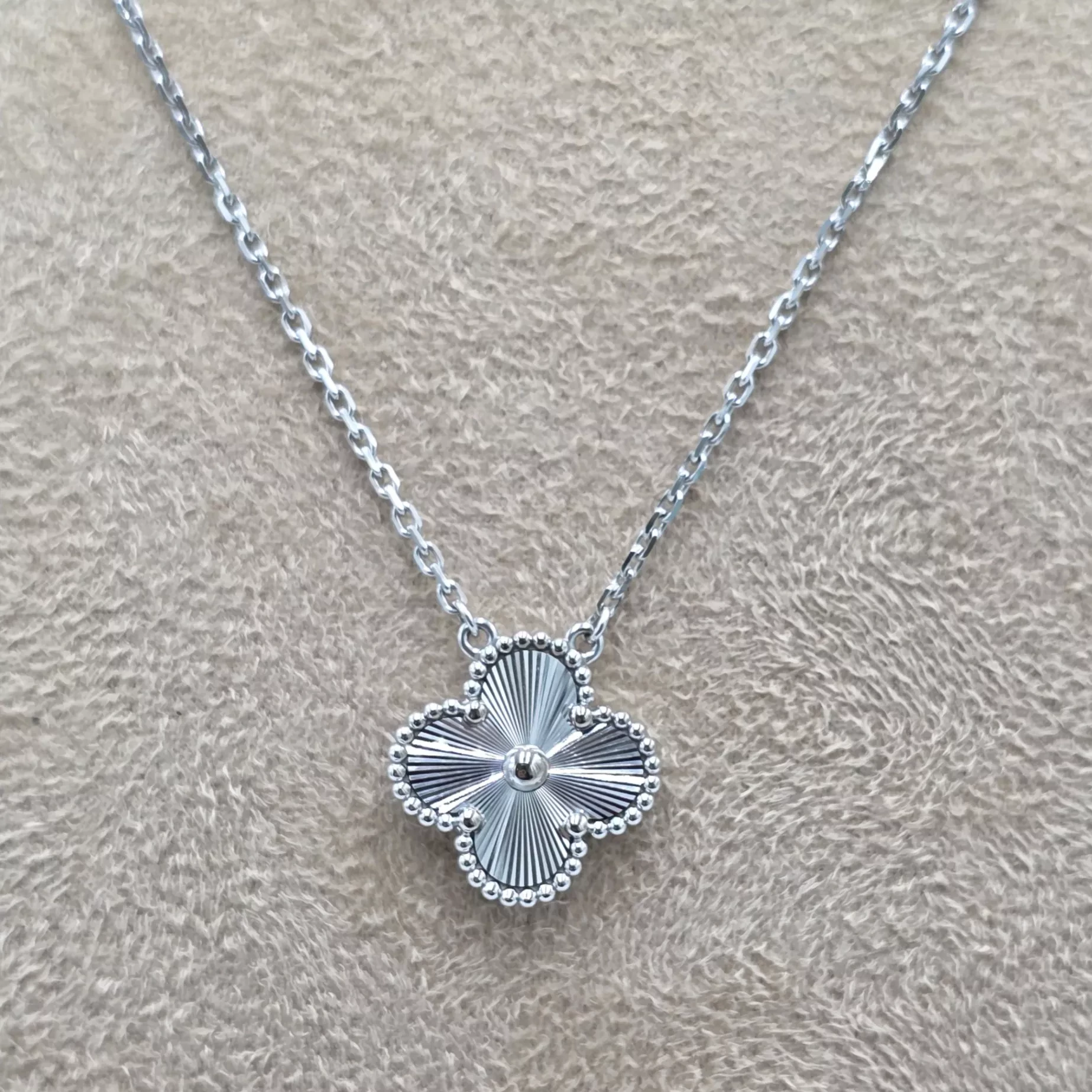 Van Cleef & Arpels Vintage Alhambra Pendant - Side view