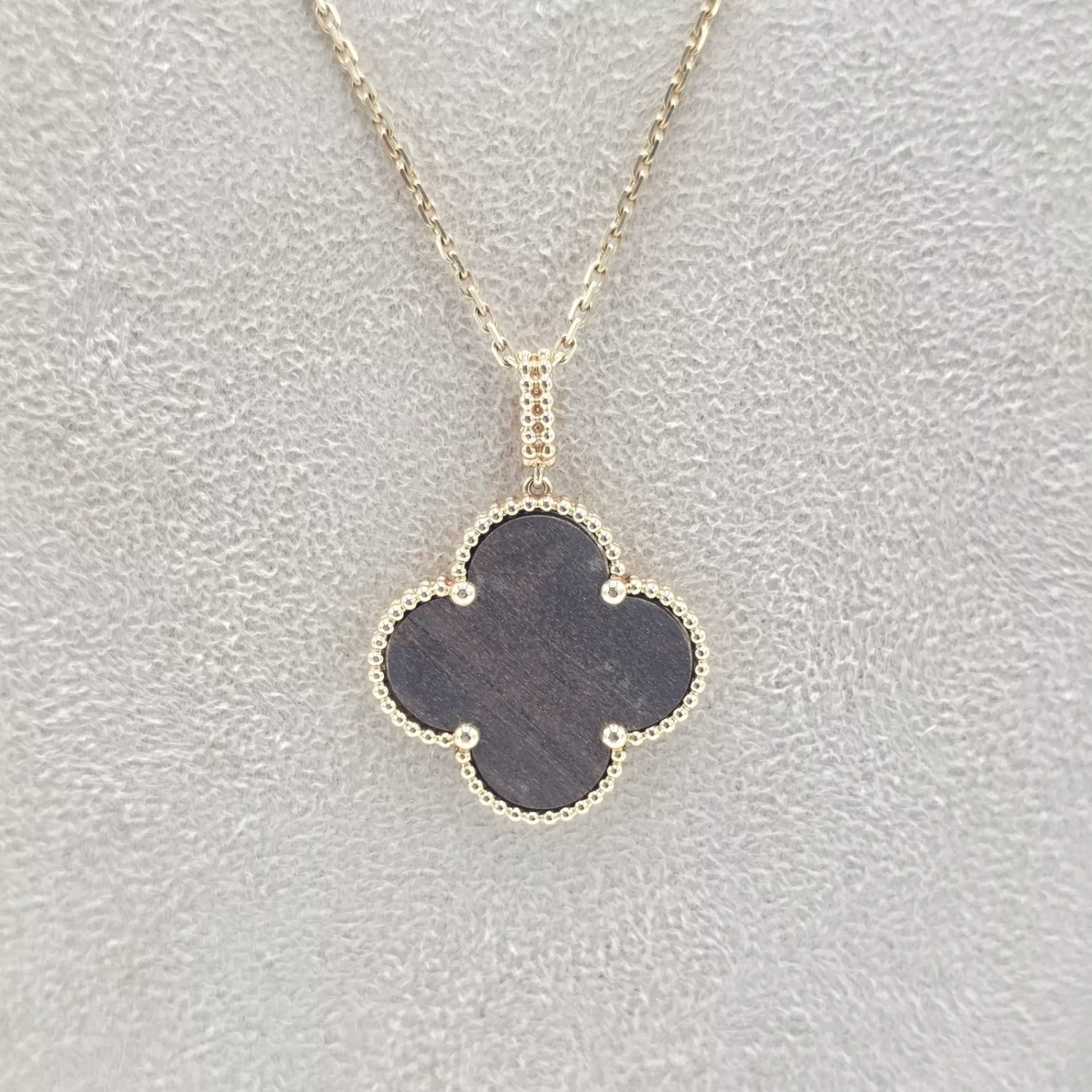 Van Cleef & Arpels Magic Alhambra Necklace - Detail 2