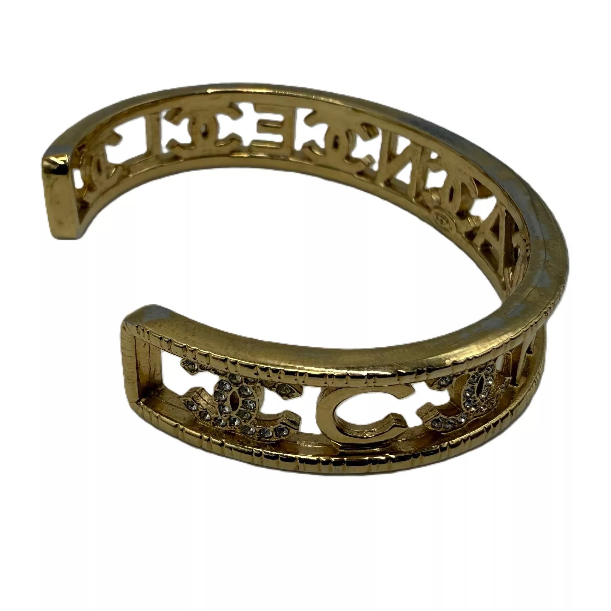 Chanel Coco Mark A22B Bangle Gold - Side view