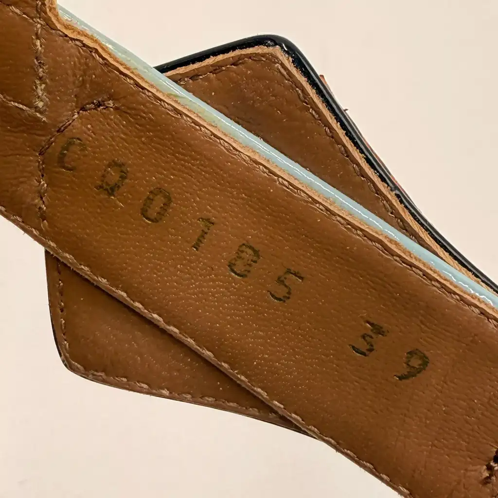 Dolce & Gabbana Women's Flip Flops Slides - Image 10