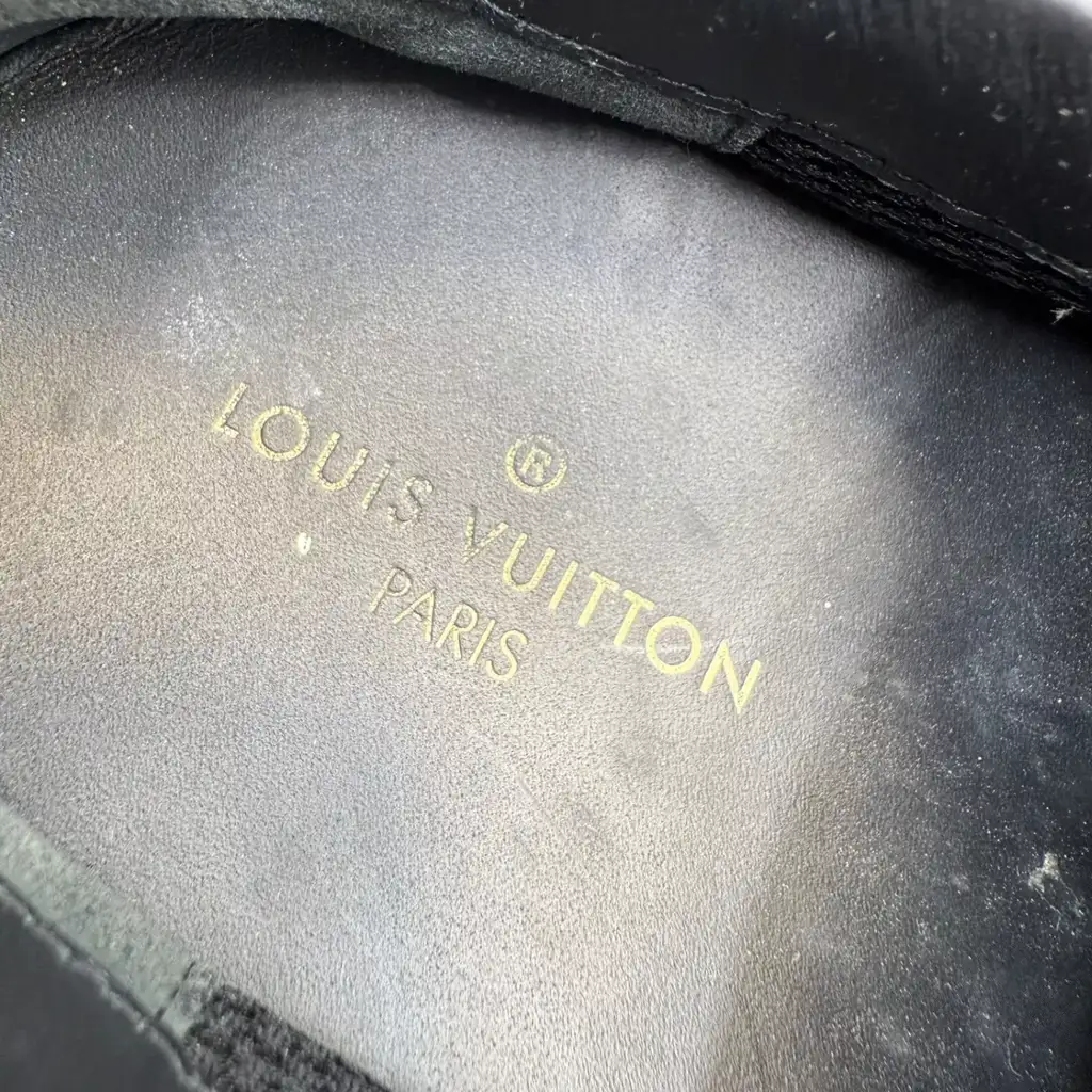 Louis Vuitton Monogram Run Away Sneakers - Detail 1