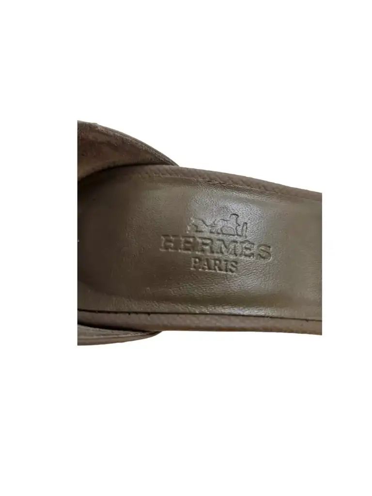 Hermès 100mm Leather Sandals - Side view