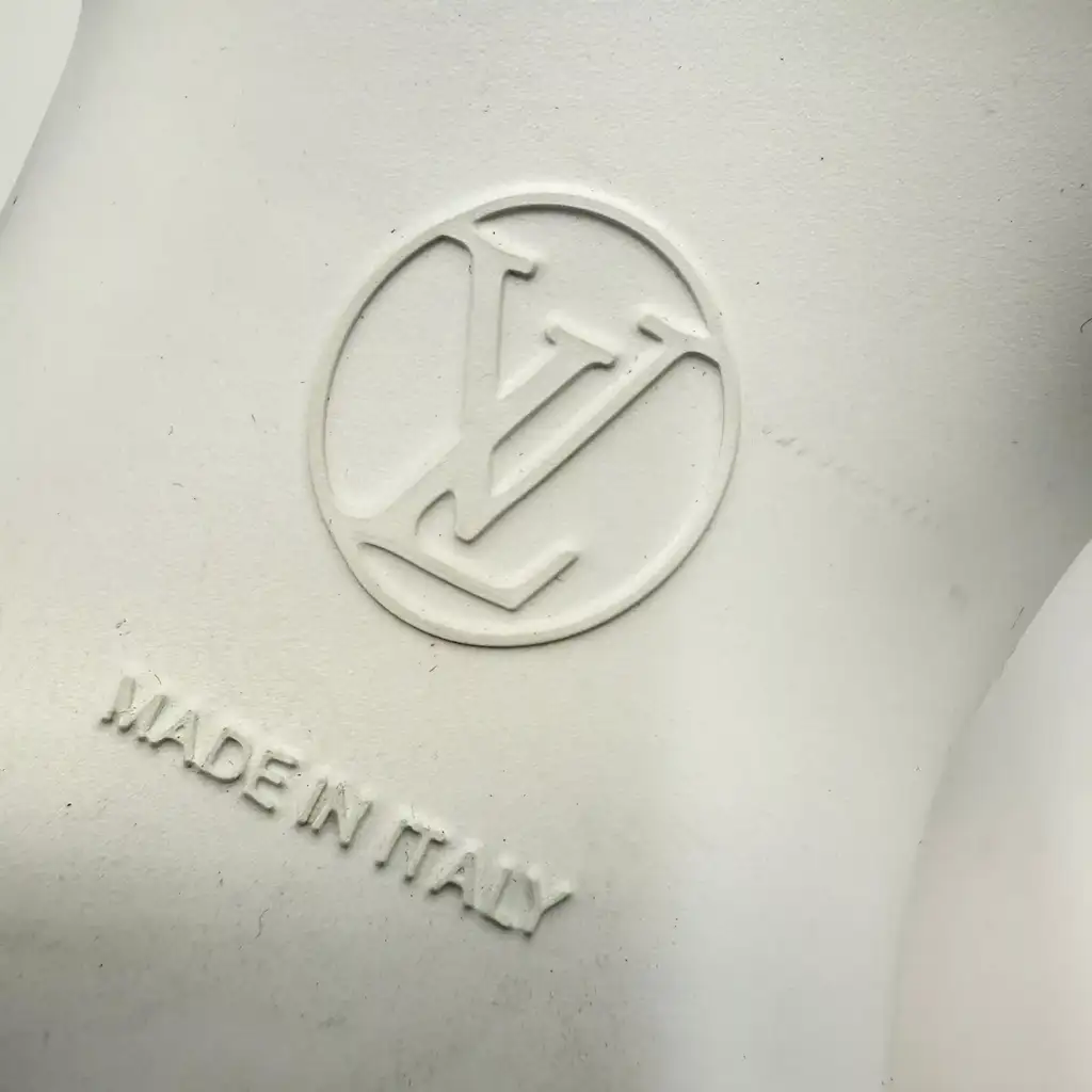 Louis Vuitton Nude Monogram Archlight Sneakers - Detail 2