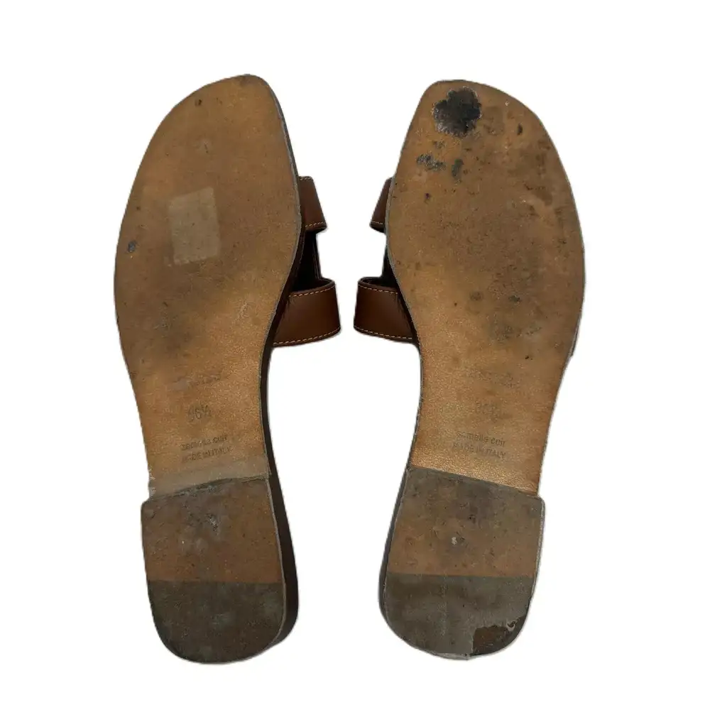 Hermès Femme Oran V Sandals - Detail 1