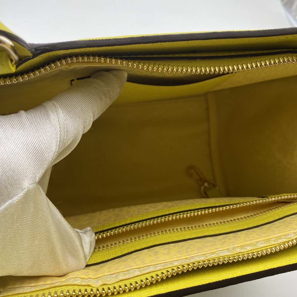 Longchamp Le Pliage - Side view