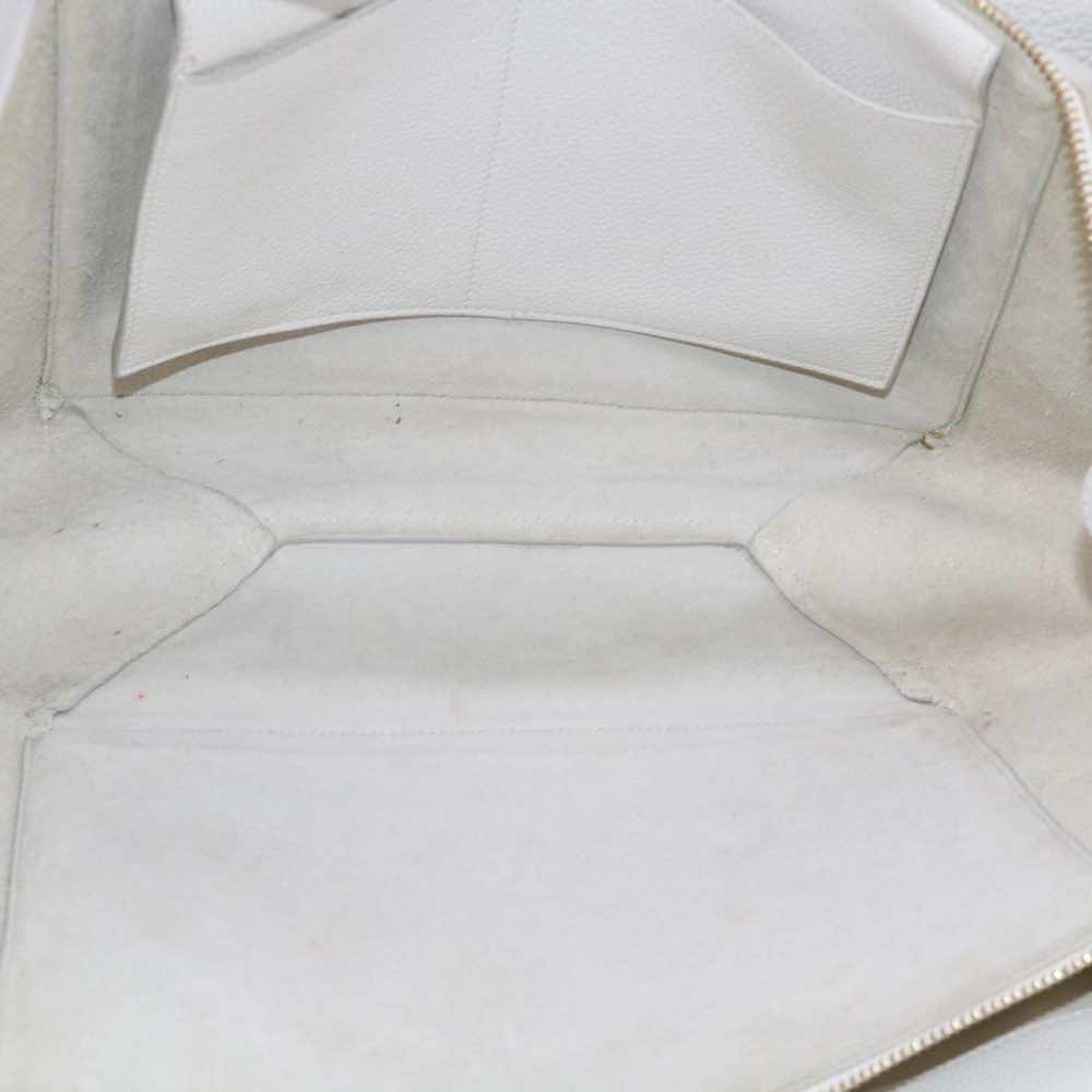 Céline  - Side view