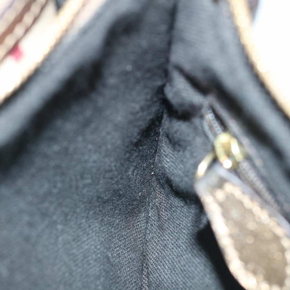 Burberry  - Image 24