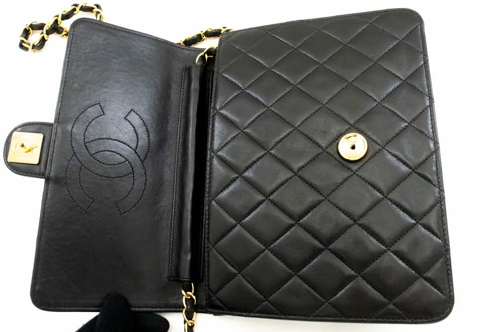 Chanel Classic Flap - 4