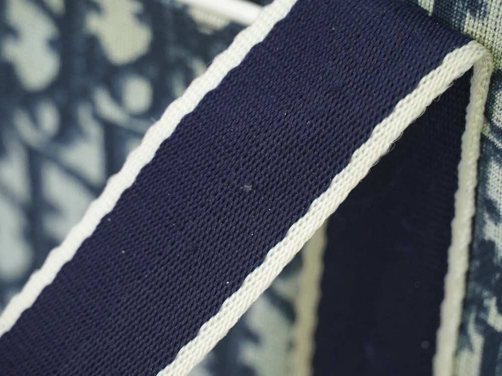 Dior Trotter - Image 18