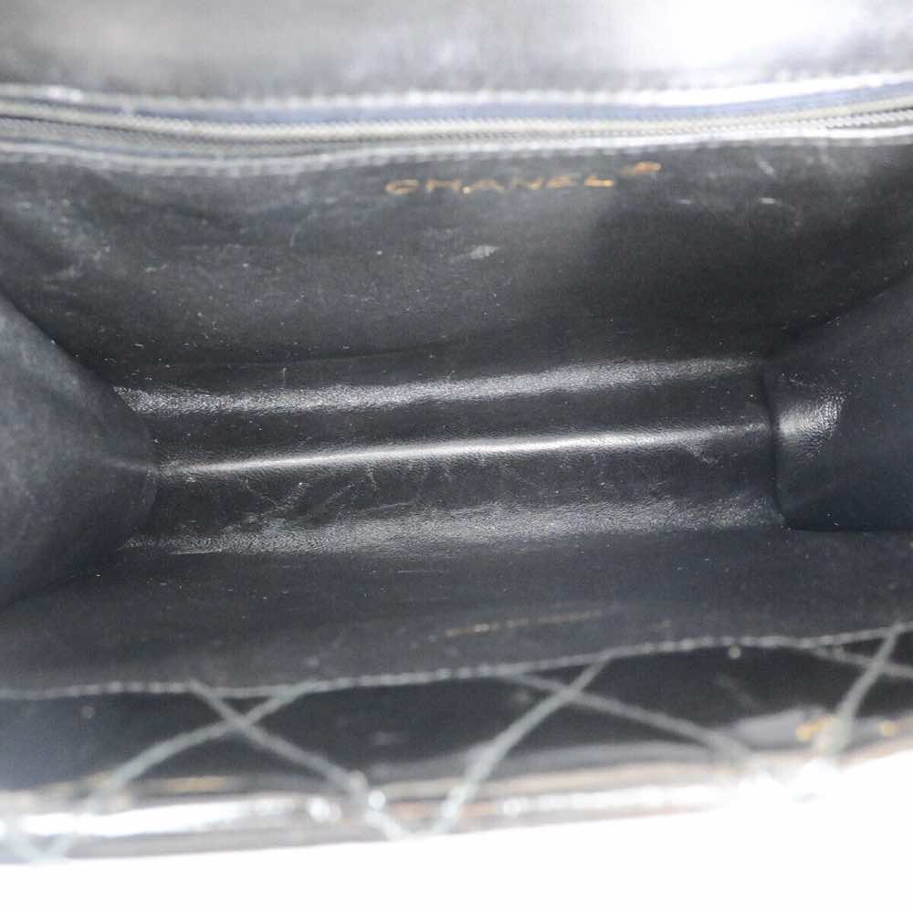 Chanel Matelassé - Side view