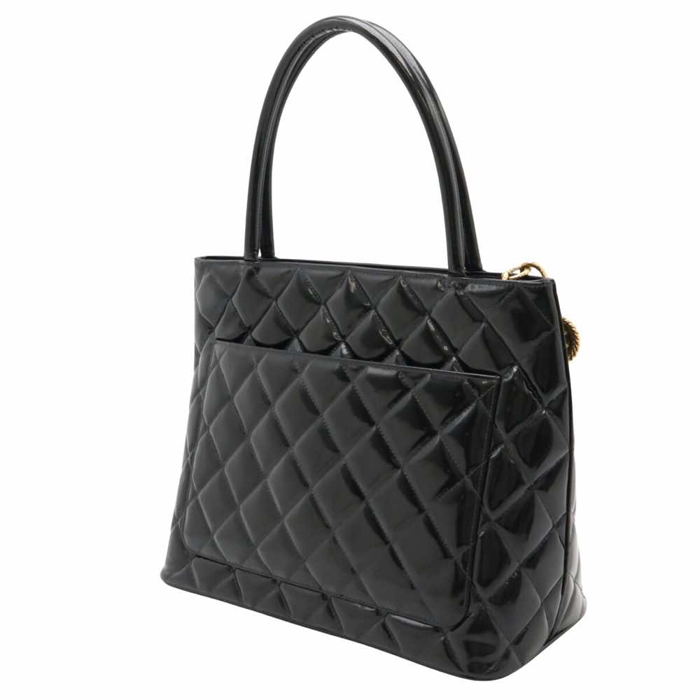 Chanel Médaillon - Back view