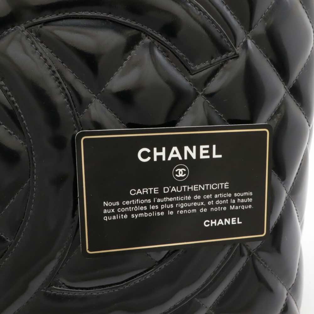 Chanel Médaillon - Side view