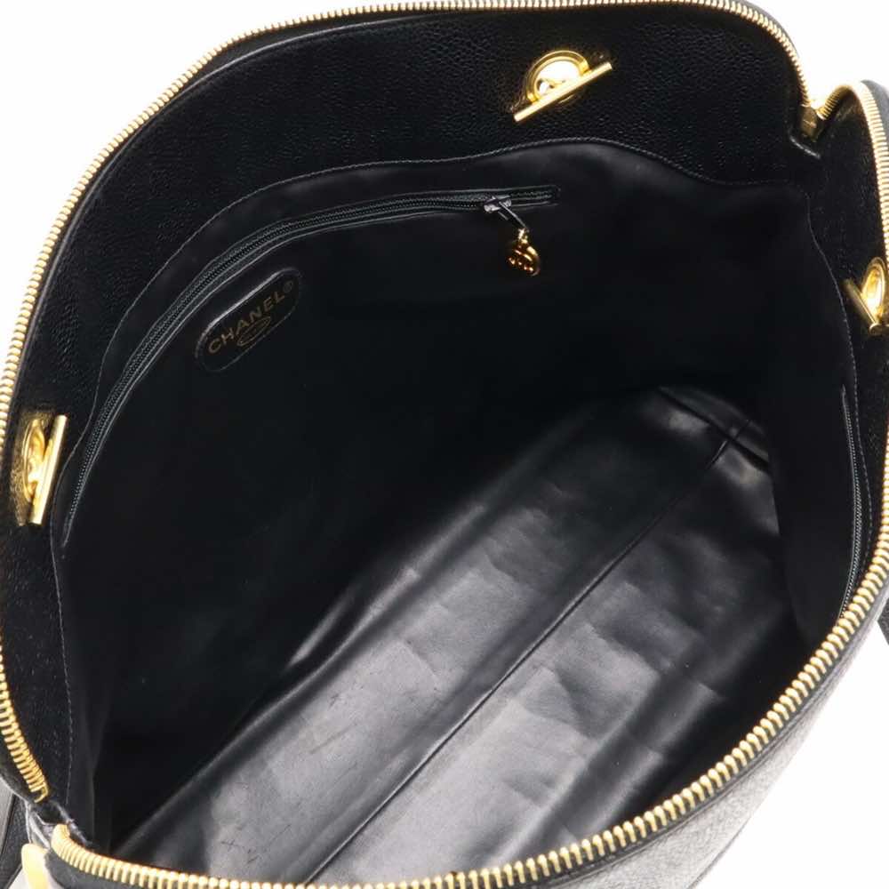 Chanel Logo CC - Side view