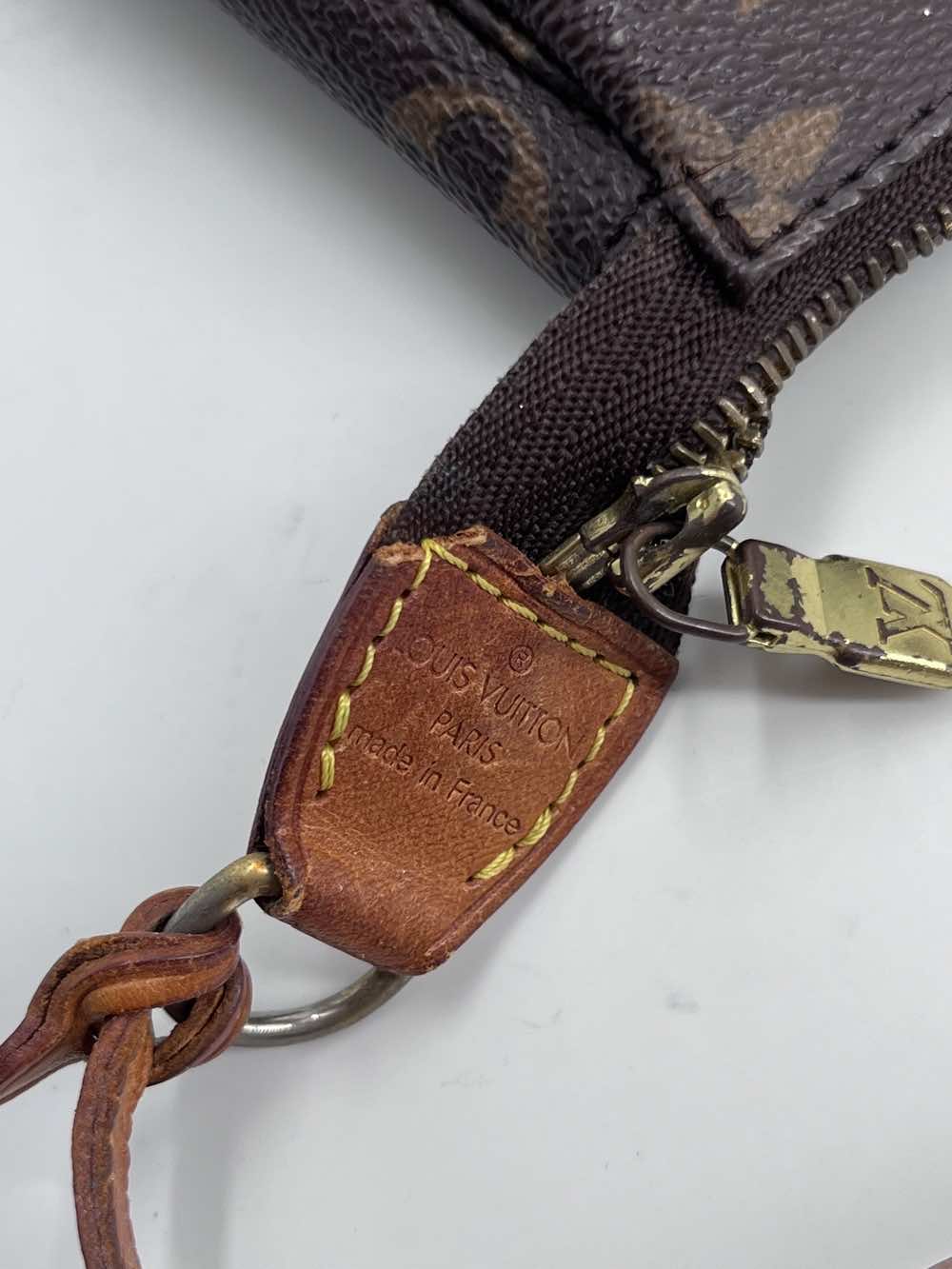 Louis Vuitton Pochette Accessoire - Image 10