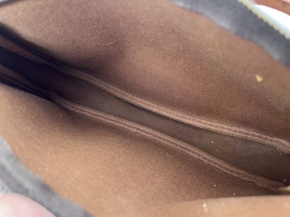 Louis Vuitton Pochette Accessoire - Image 11