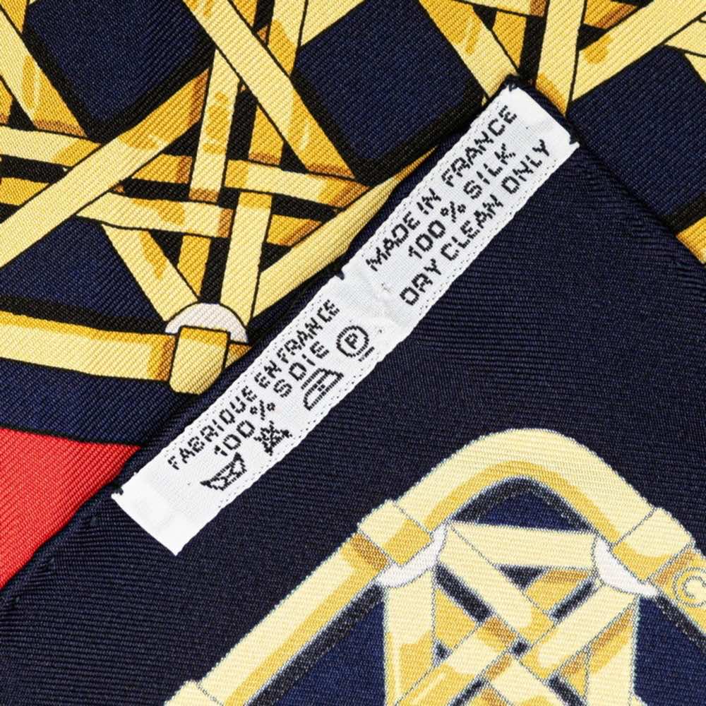 Hermès Carré 90 - Side view