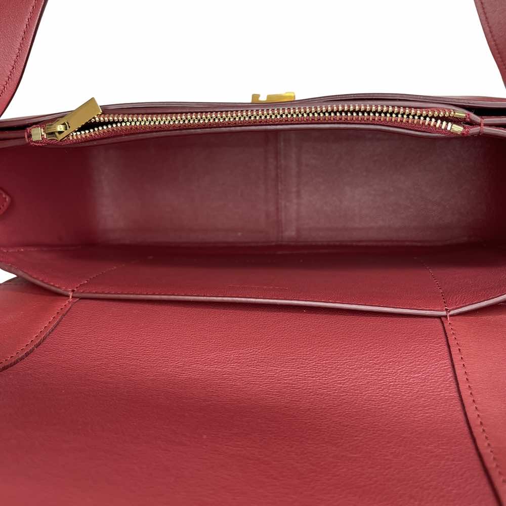 Céline Frame - Image 11