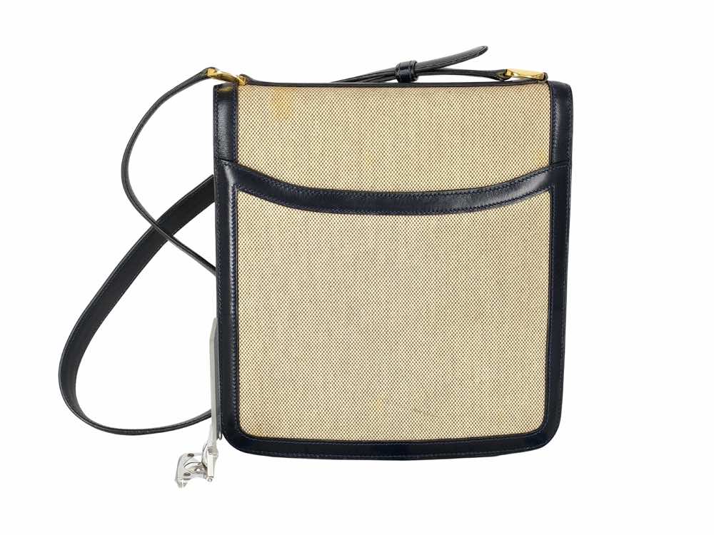 Hèrmes  - Back view