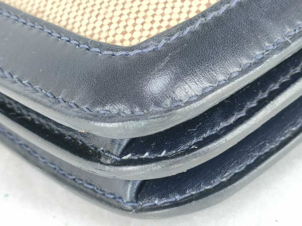 Hèrmes  - Side view