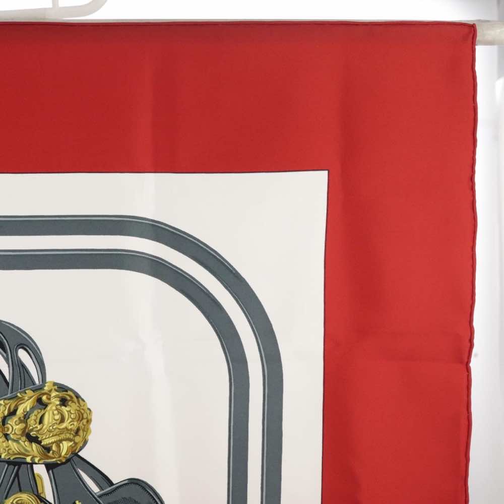 Hermès Carré 90 - Side view