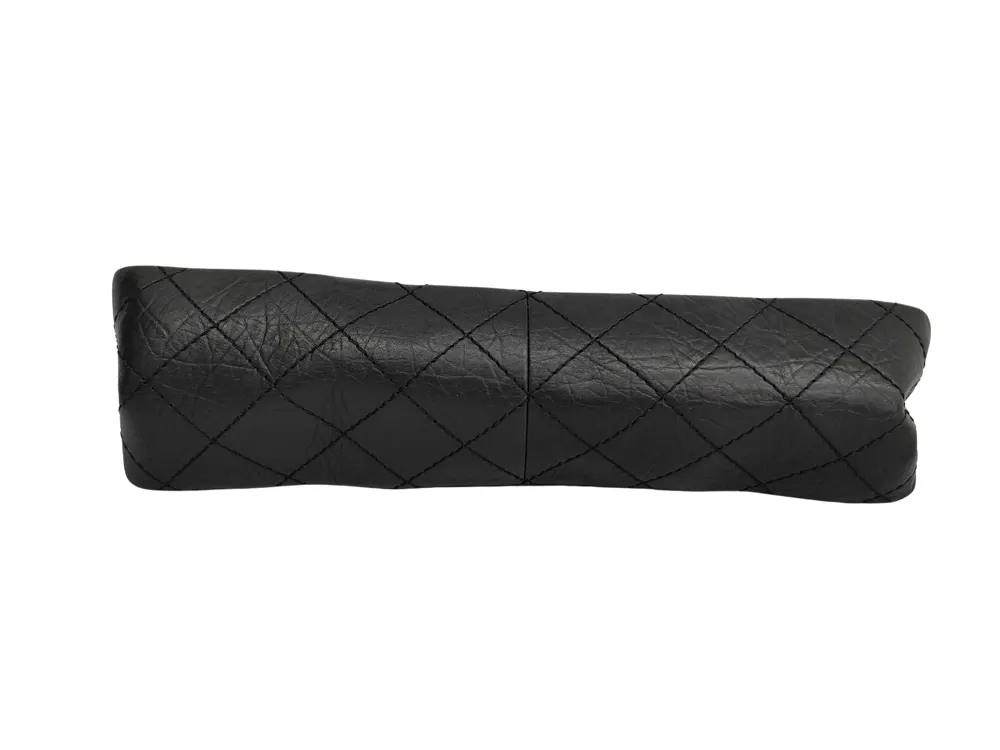 Chanel Cross-body Bag Black Leather Good - Model View