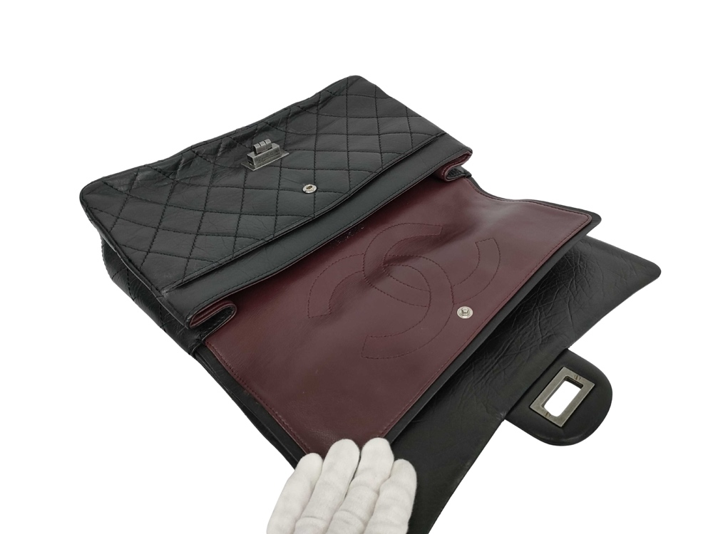 Chanel Cross-body Bag - Image 10