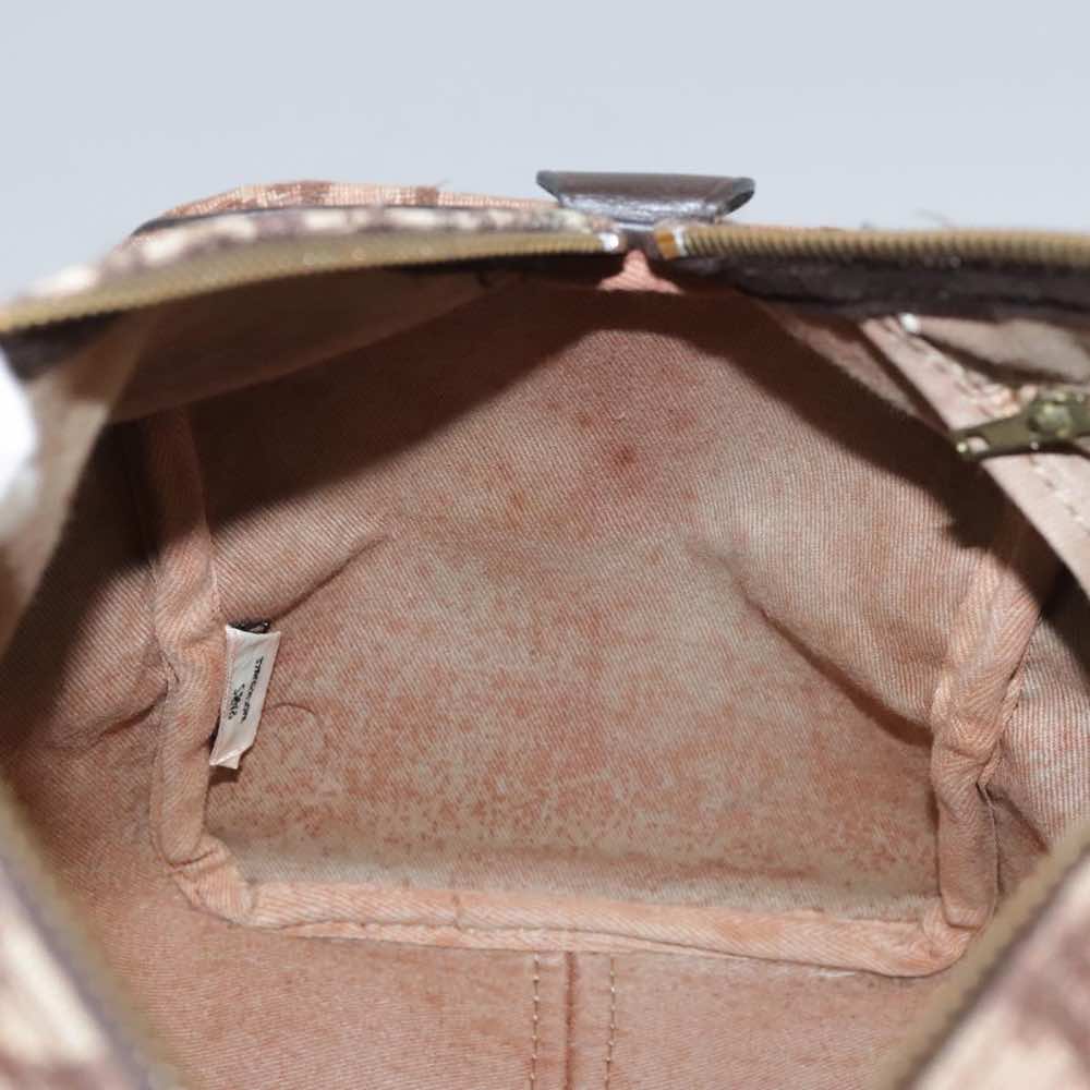 Dior Trotter - Image 22