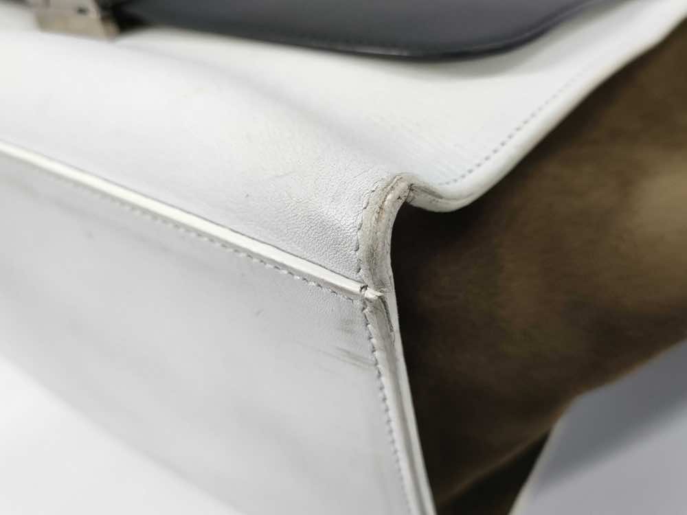 Céline Trapèze - Side view