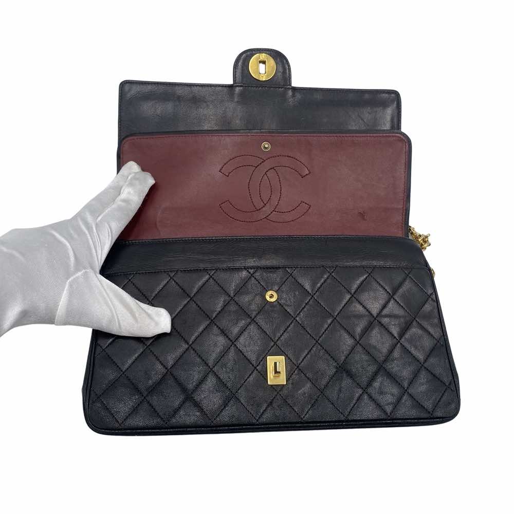 Chanel Double flap - Side view