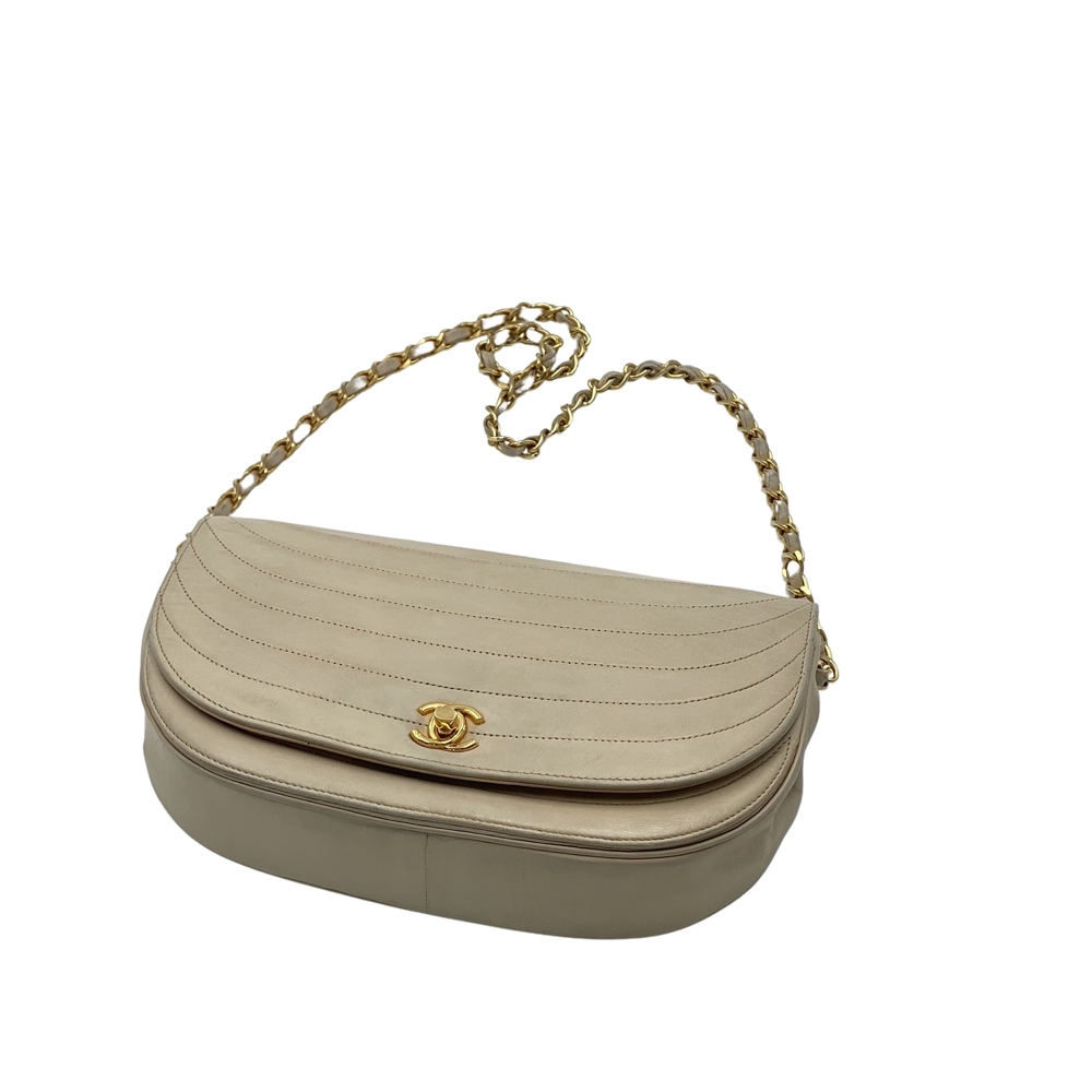 Chanel Demi Lune - Detail 2