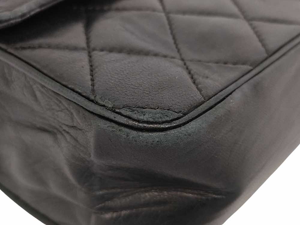 Chanel Double flap - Side view