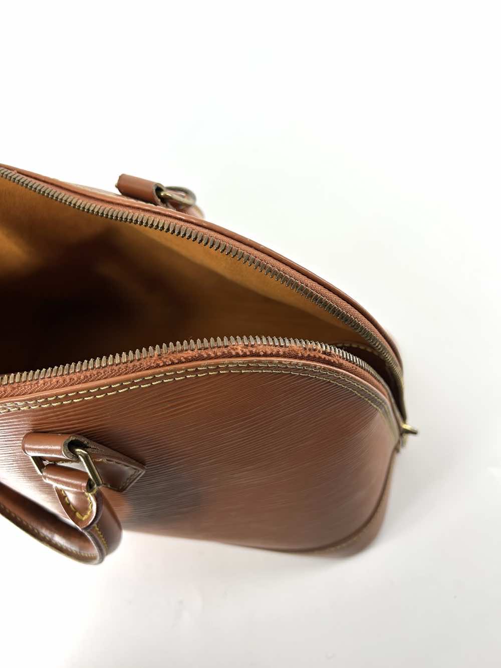 Louis Vuitton Alma - Side view