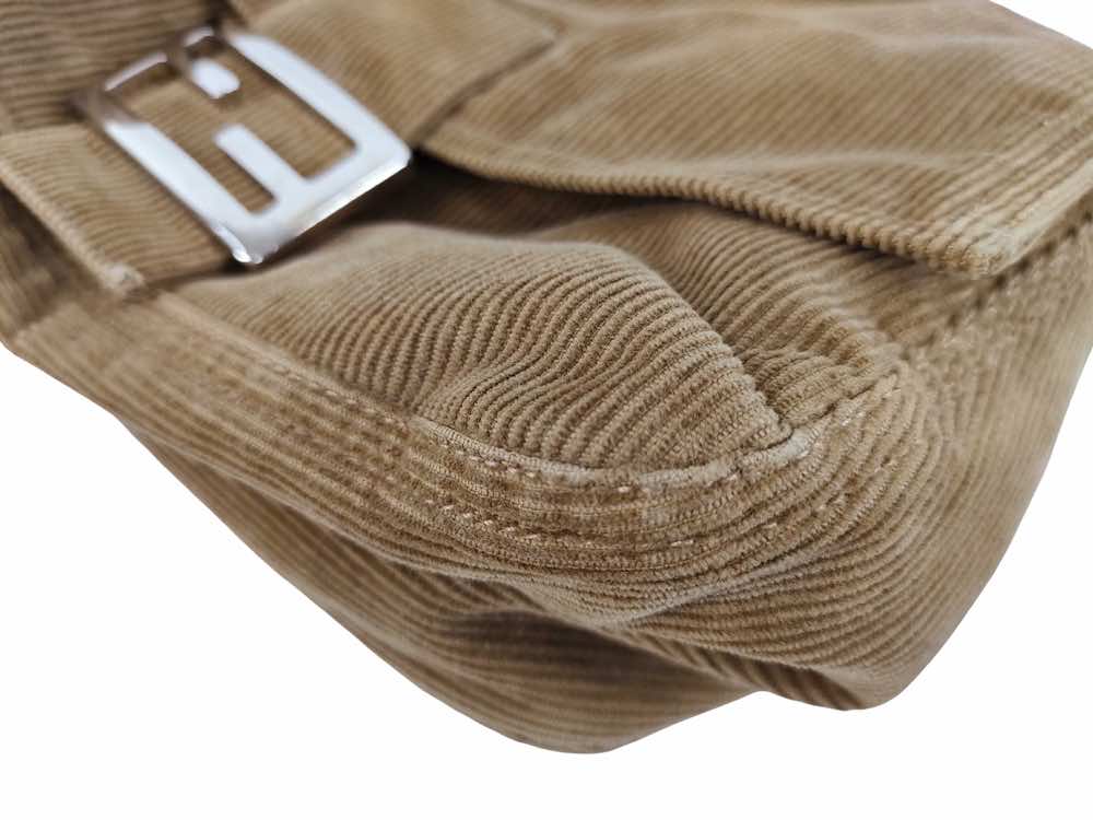 Fendi Mamma Baguette - Side view