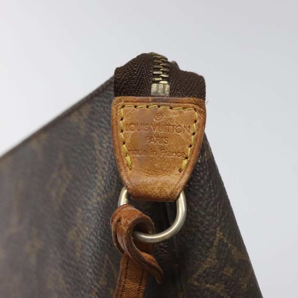 Louis Vuitton Pochette Accessoire - Image 17