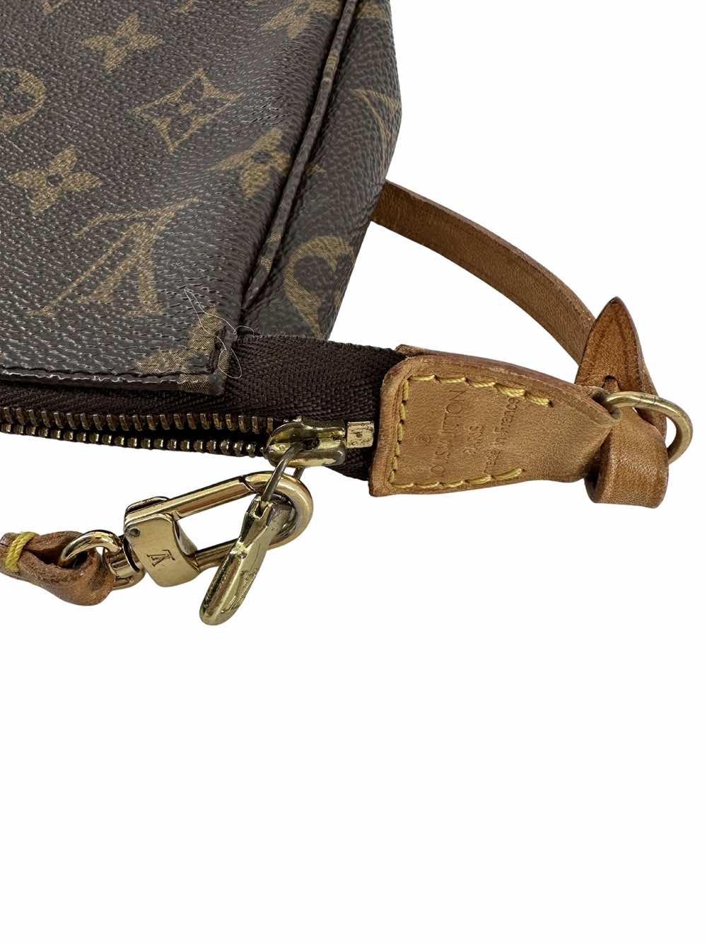 Louis Vuitton Pochette Accessoire - Detail 1