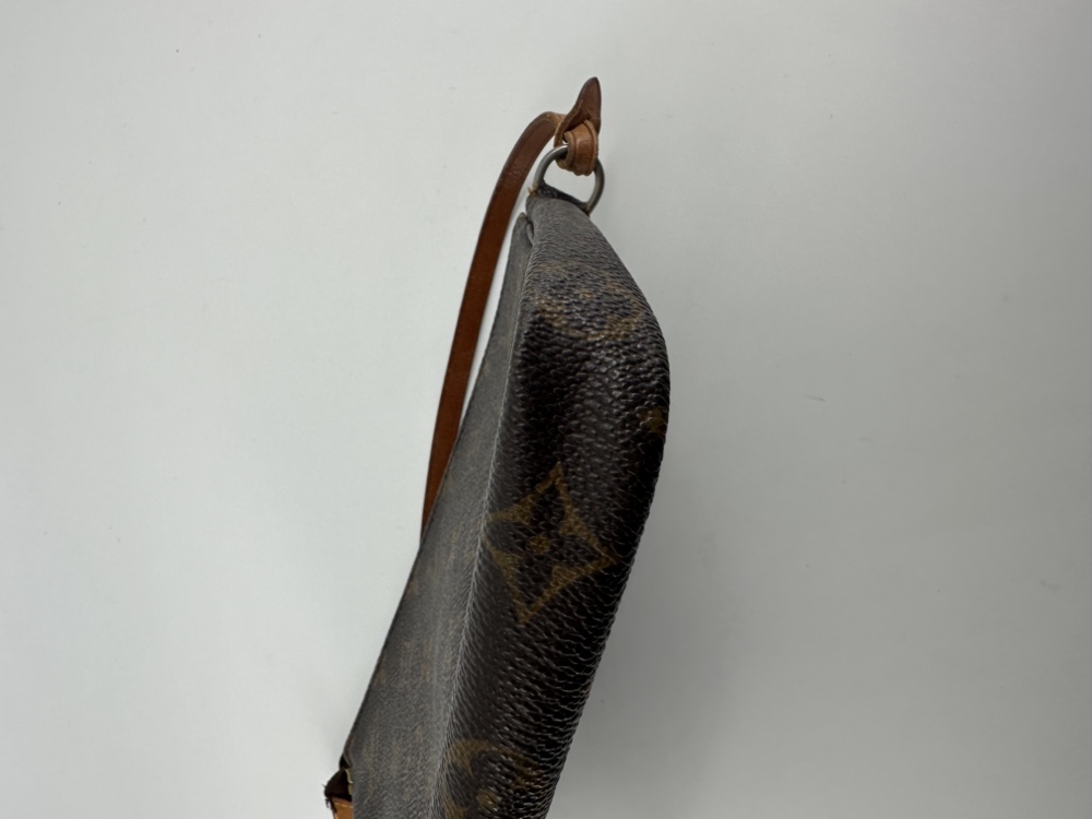 Louis Vuitton Pochette Accessoire - Image 6