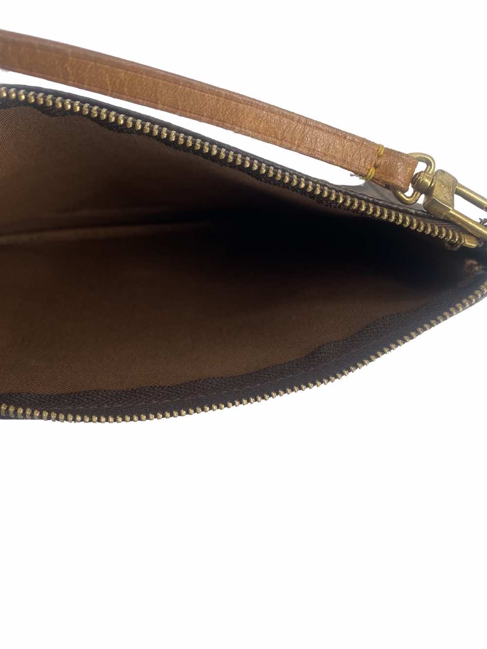 Louis Vuitton Pochette Accessoire - Side view