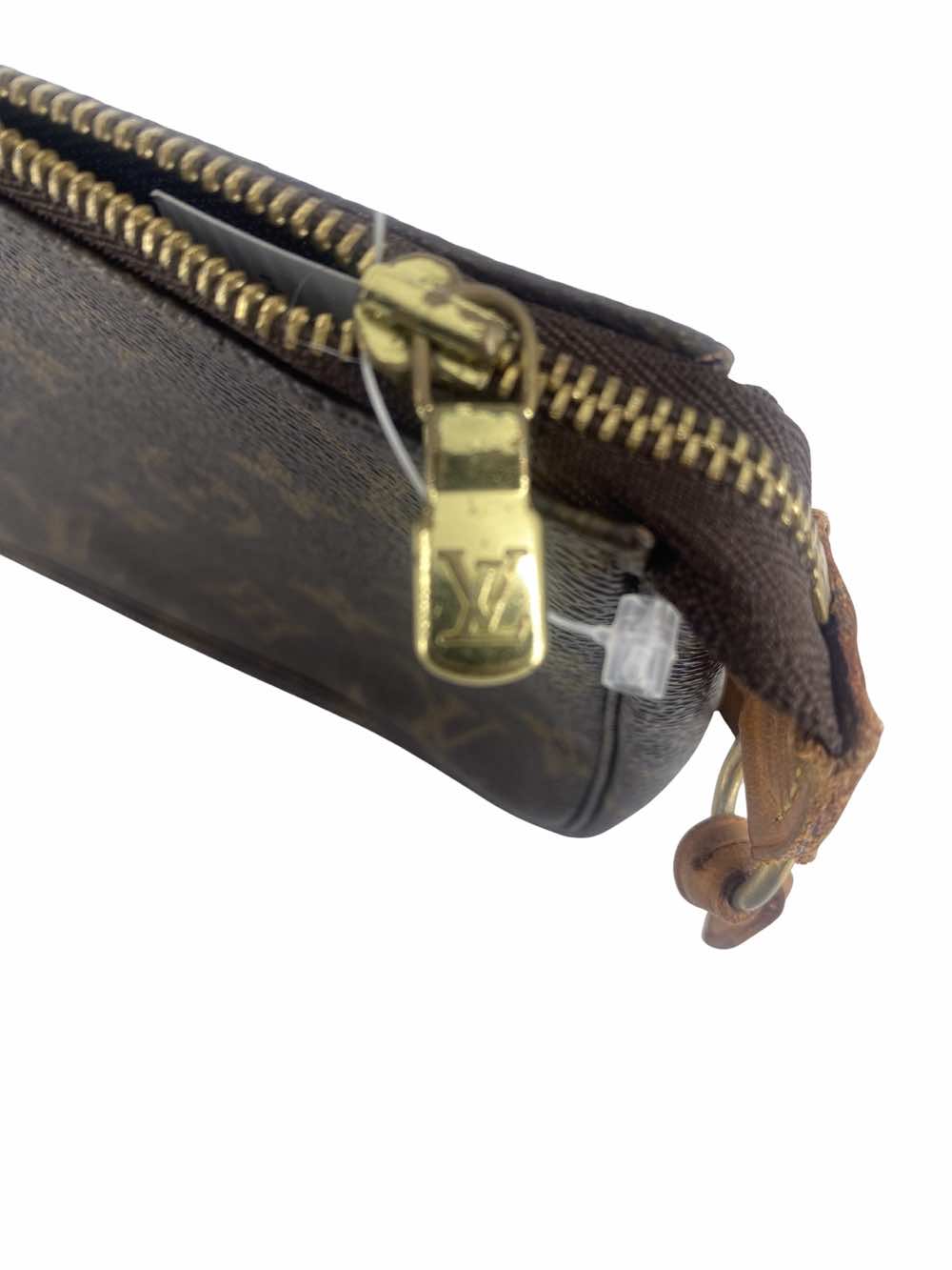 Louis Vuitton Pochette Accessoire - Detail 2