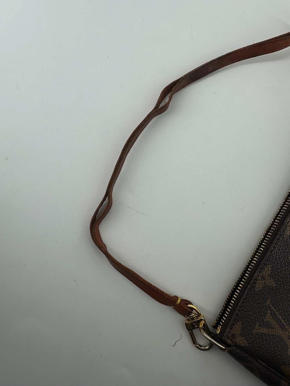 Louis Vuitton Pochette Accessoire - Image 6