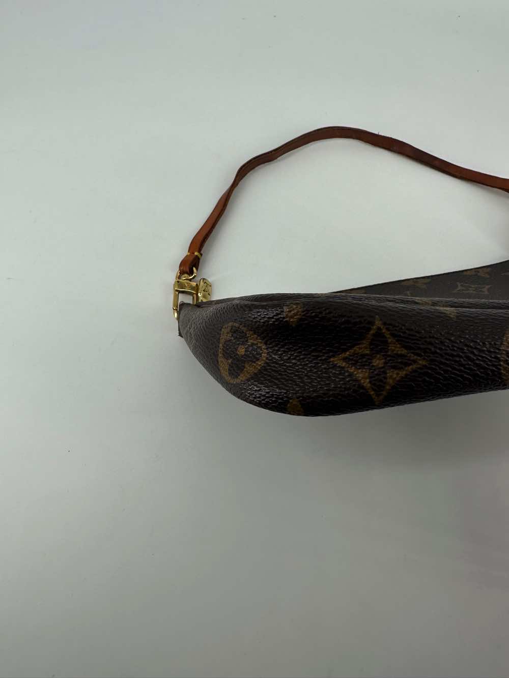 Louis Vuitton Pochette Accessoire - 4