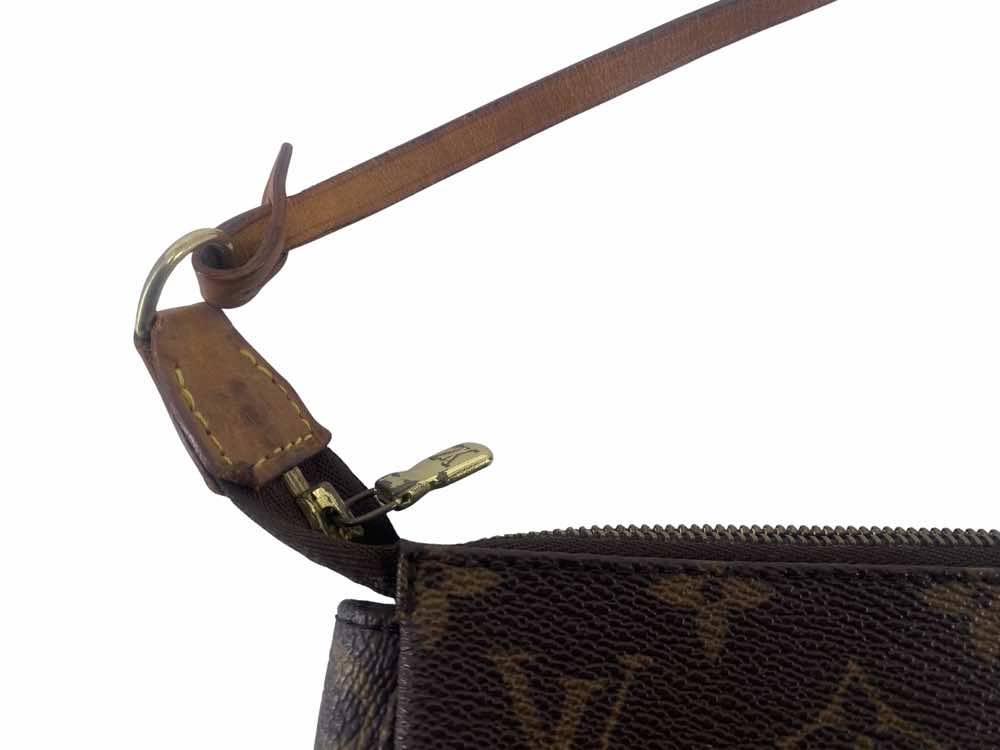 Louis Vuitton Pochette Accessoire - Detail 1