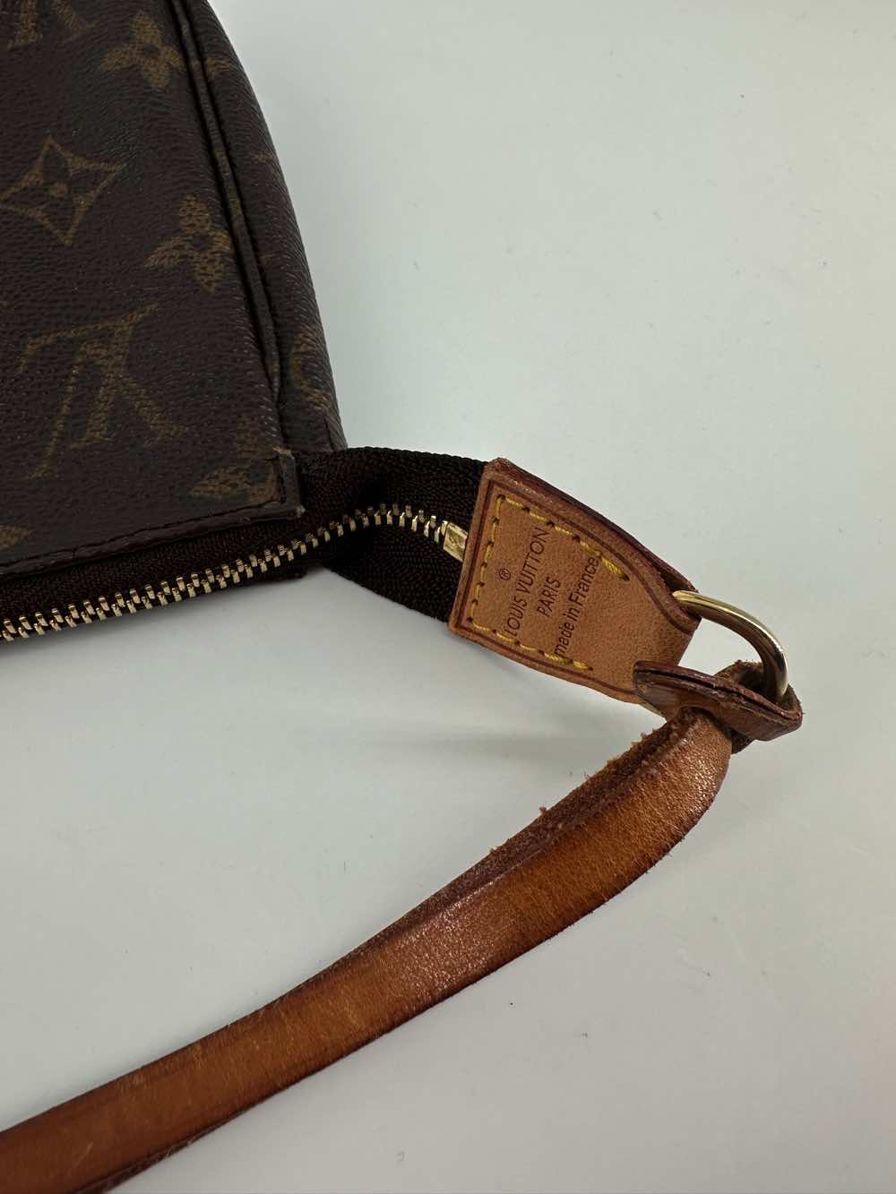 Louis Vuitton Pochette Accessoire - Image 10
