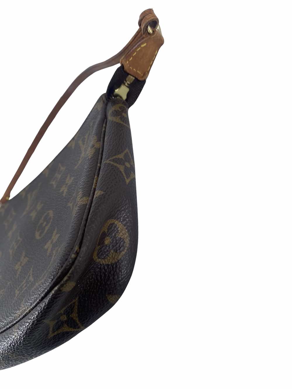 Louis Vuitton Pochette Accessoire - Image 6