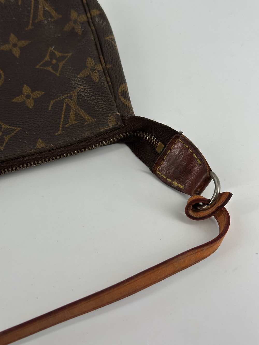 Louis Vuitton Pochette Accessoire - Image 10