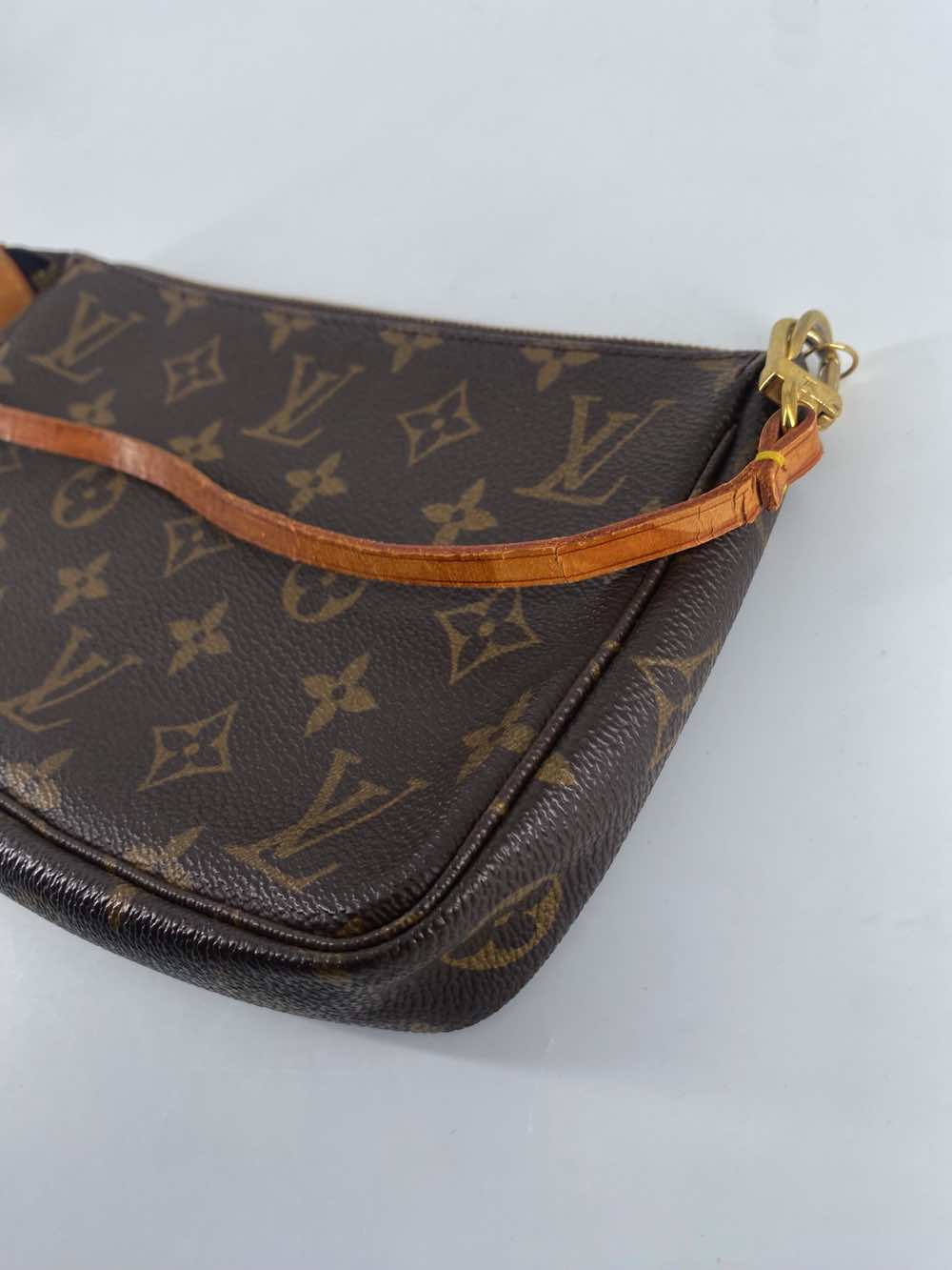 Louis Vuitton Pochette Accessoire - Image 6